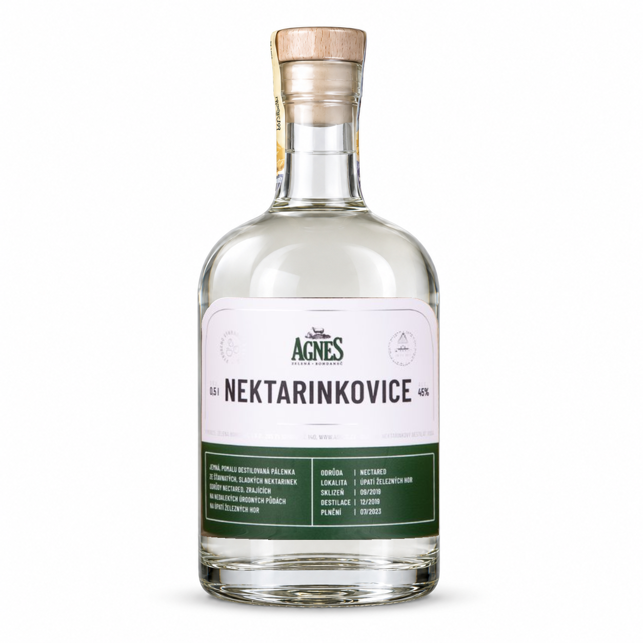 Agnes Nektarinkovice – 500ml — lahev na bílém pozadí